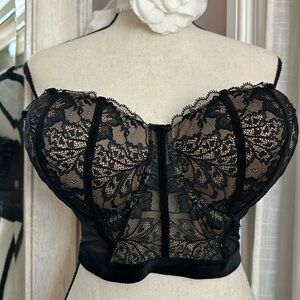 Elegant Black Lace Bustier